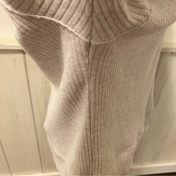 NWT Velvet by Graham and Spencer Medium Gray Cowl Neck Ribbed Sweater - Picture 12 of 14